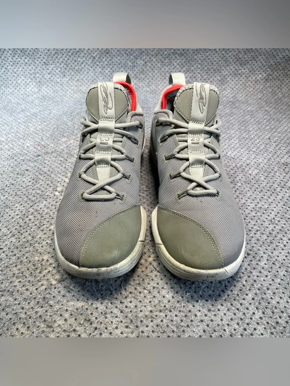 Nike Lebron 14 Low Olive Green Basketball Shoes Size 9 Men’s